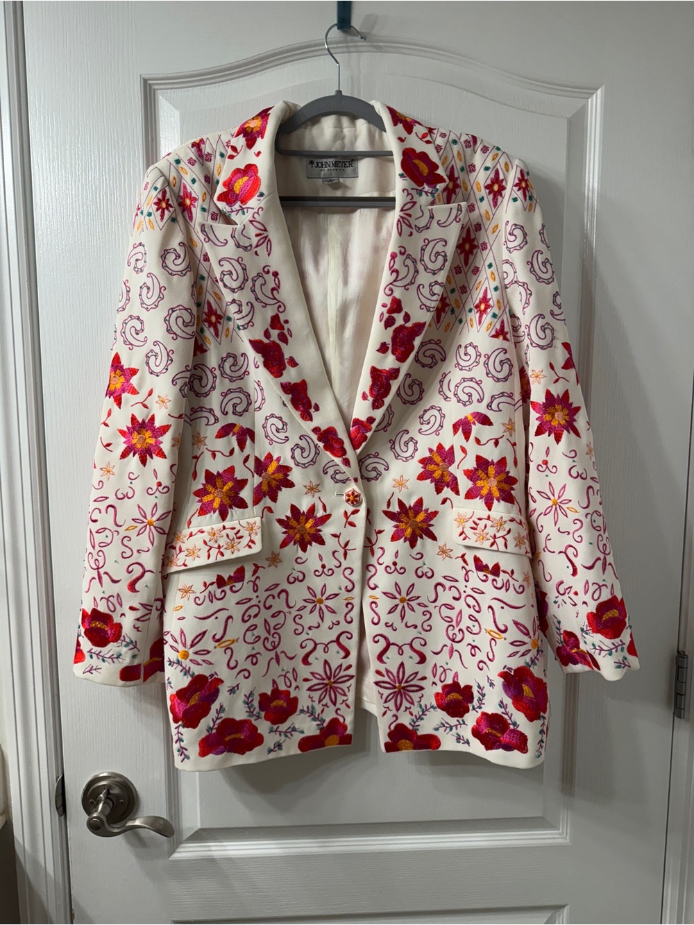 Vintage Embroidered Floral White Women's Blazer Jacket